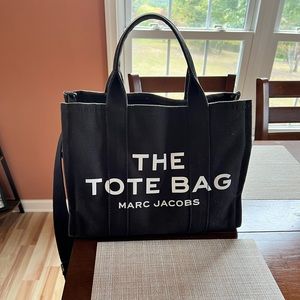 Marc Jacobs THE MEDIUM TOTE BAG